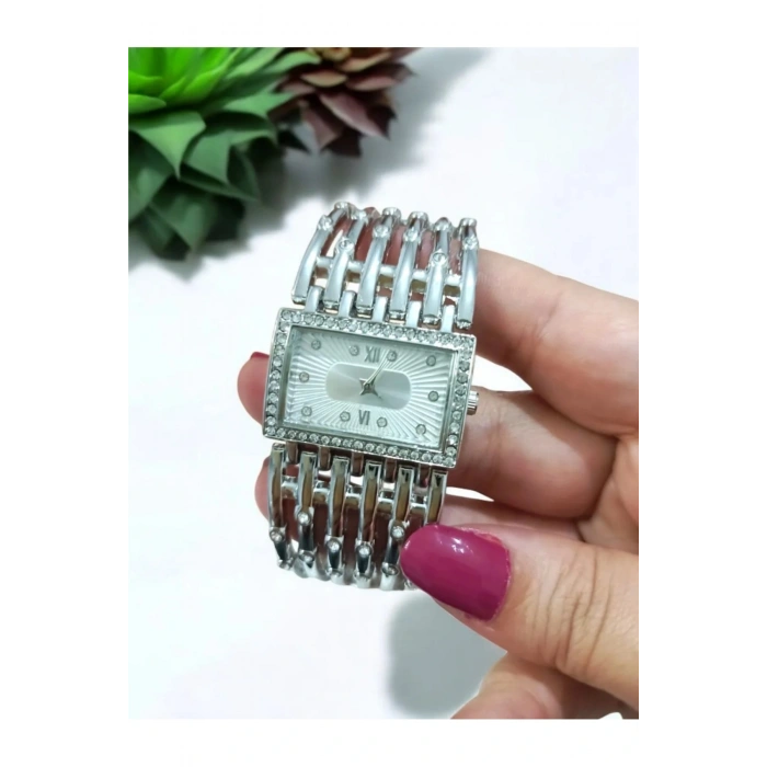 Gümüş Renkli Taşlı Kaburga Model Kadın KolSaati