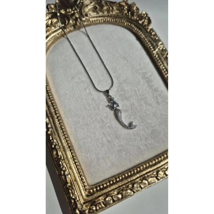 Denizkızı Figürlü Gümüş Renk Çelik Kolye