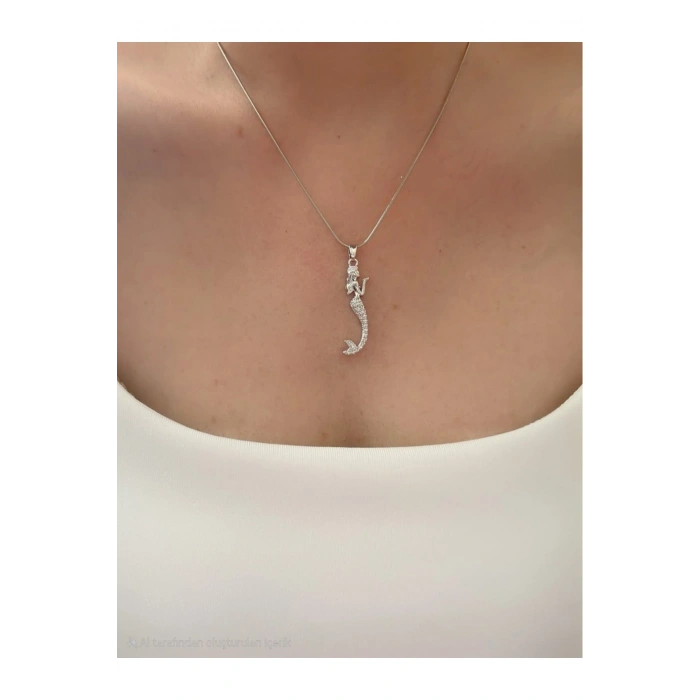 Denizkızı Figürlü Gümüş Renk Çelik Kolye