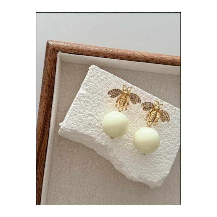 Marka Model Arılı Küpe Krem