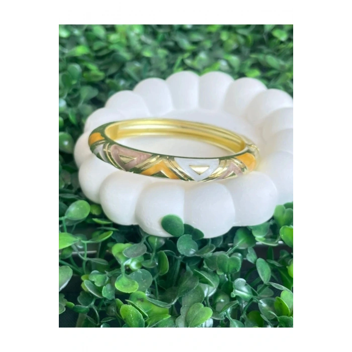 Mineli Üçgen Desenli Krem Rengi Kalın Kelepçe