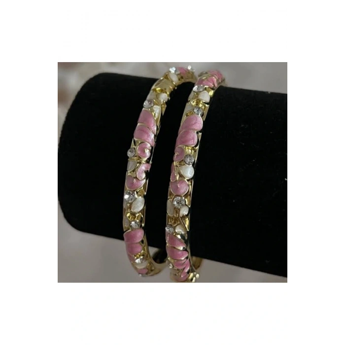 Mineli Taşlı Çiçek Detaylı Pembe Kelepçe Bilezik