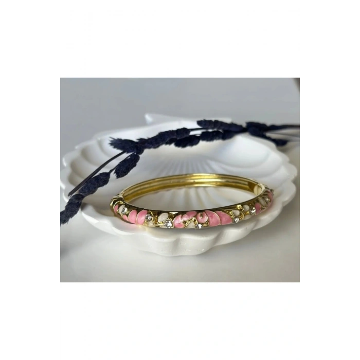 Mineli Taşlı Çiçek Detaylı Pembe Kelepçe Bilezik