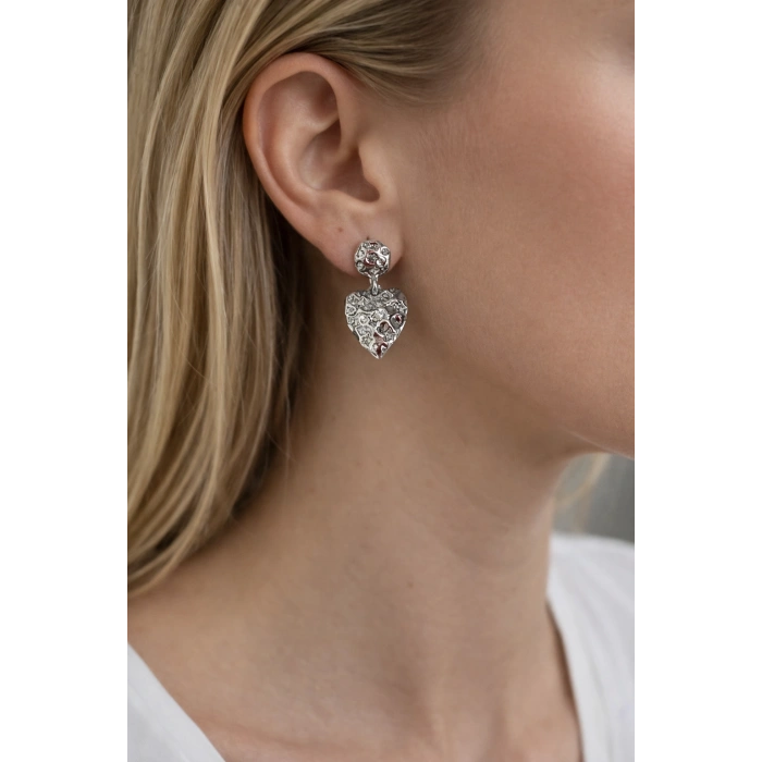 Kalp Detaylı Sallantılı Küpe Gümüş Renk