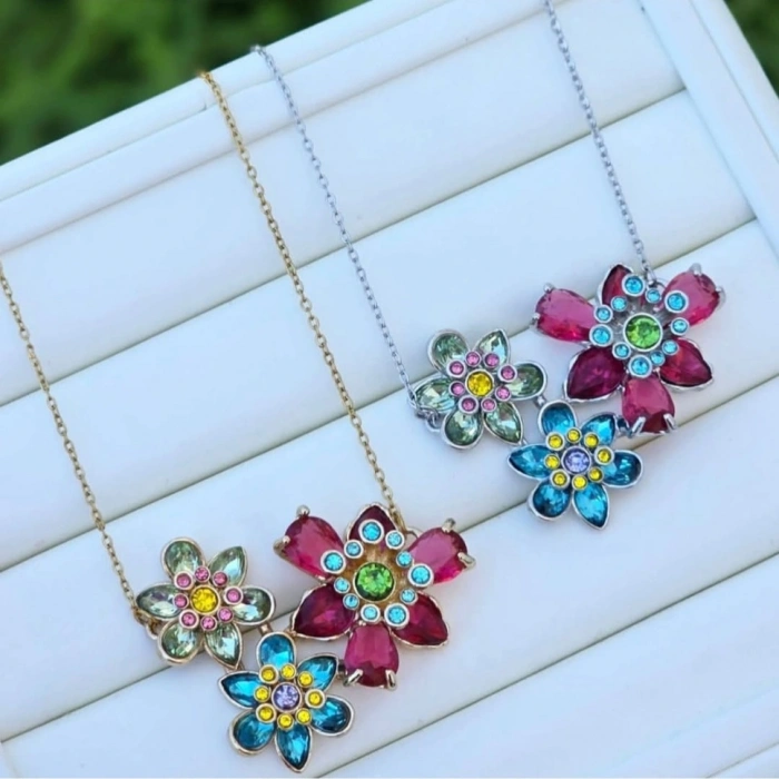 Gold Renkli Taşlı Çiçek Kolye Marka Model