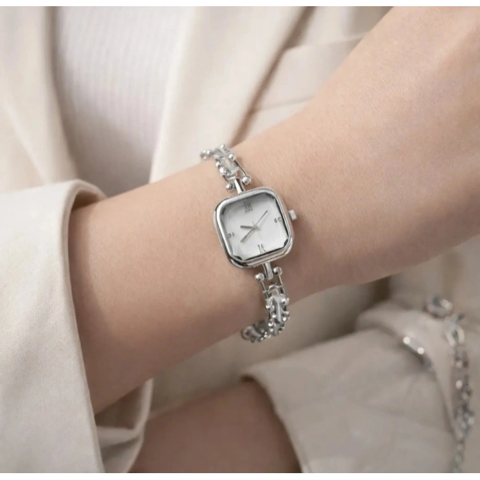 Gümüş Renkli Tiff Model Kadın Saat beyaz