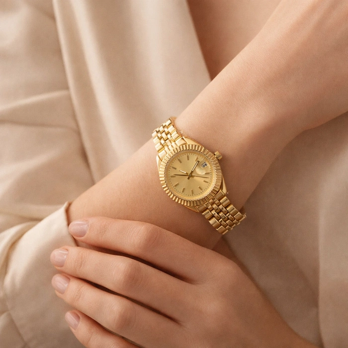 Gold Renkli Minimal Marka Model Kadın Saat