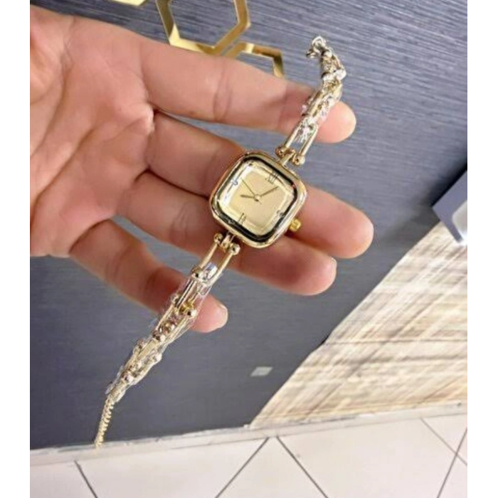 Gold Renkli Tiff Model Taşlı Lüks Kadın Saat (Sarı)