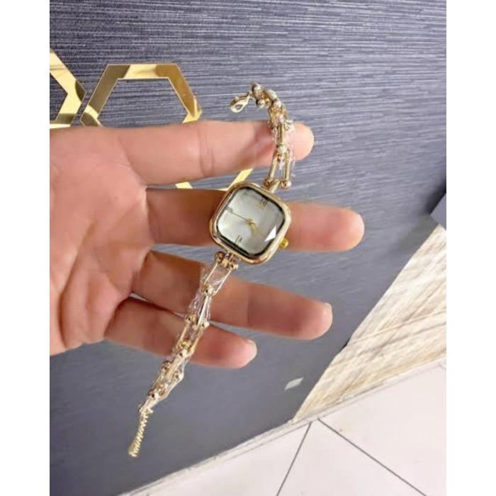 Gold Renkli Tiff Model Sedef Kadran Taşlı Lüks Kadın Saat