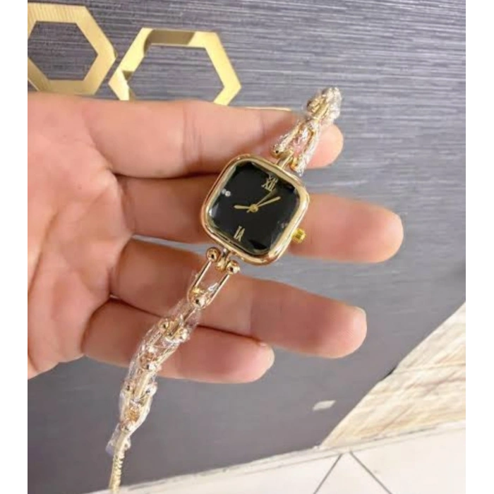Gold Renkli Tiff Model Siyah Kadran Taşlı Lüks Kadın Saat