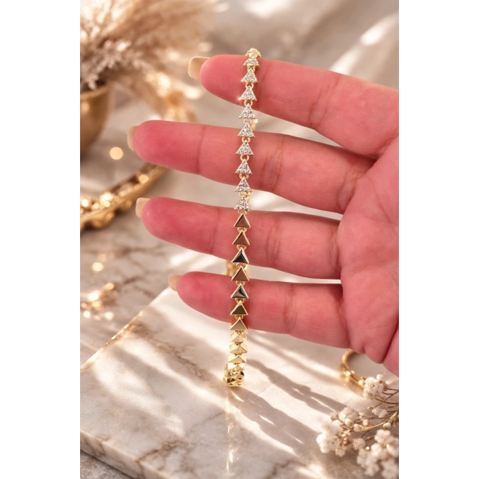 14K Altın Kaplama Üçgen Taşlı Kadın Bileklik
