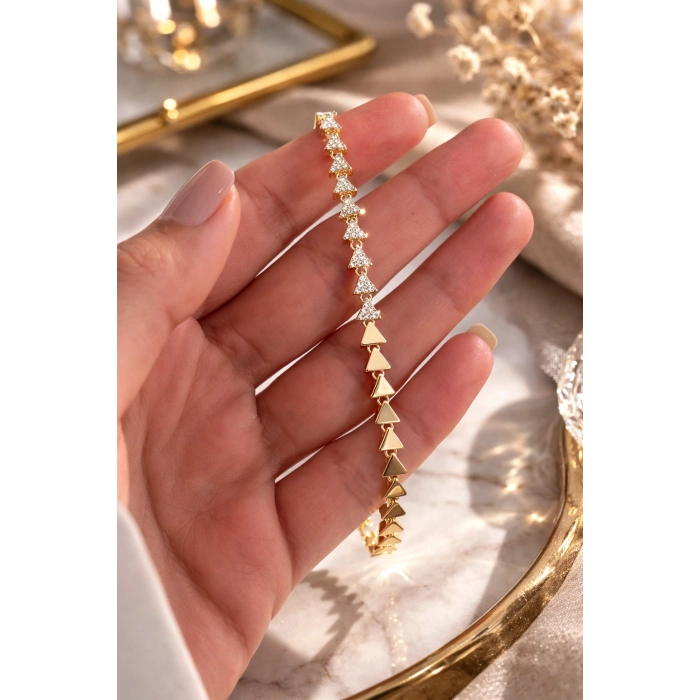 14K Altın Kaplama Üçgen Taşlı Kadın Bileklik