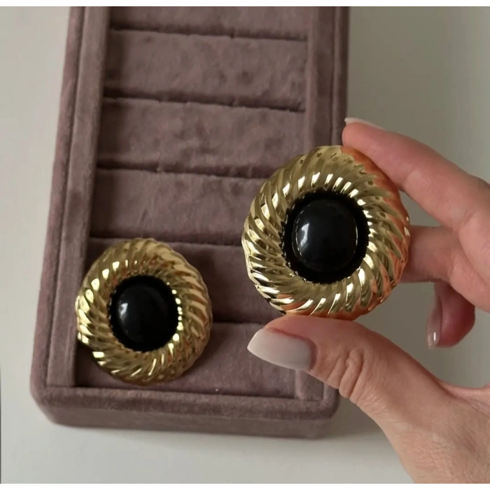 Vintage Siyah Taş Detaylı Gold Küpe