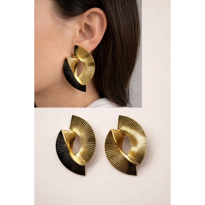 Gold Renkli Modern Tasarım Küpe