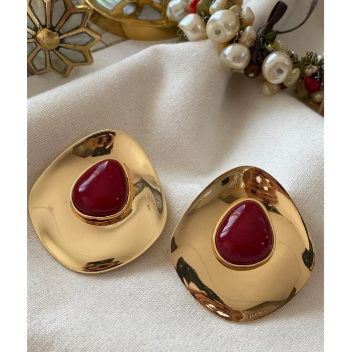Vintage Kırmızı Taş Detaylı Gold Küpe
