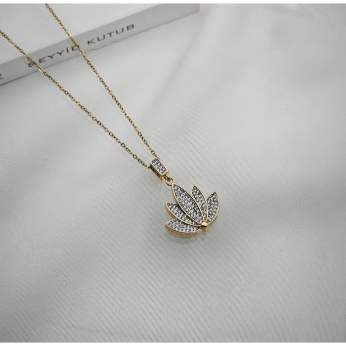 Gold Renkli Çelik Lotus Çiçeği Kolye