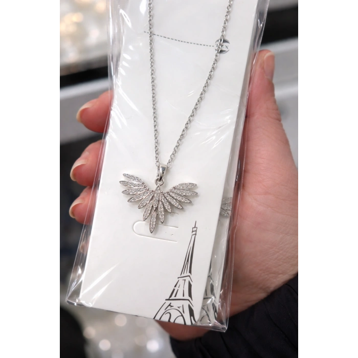 Gümüş Renkli Melek Kanadı Detaylı Taşlı Çelik Kolye