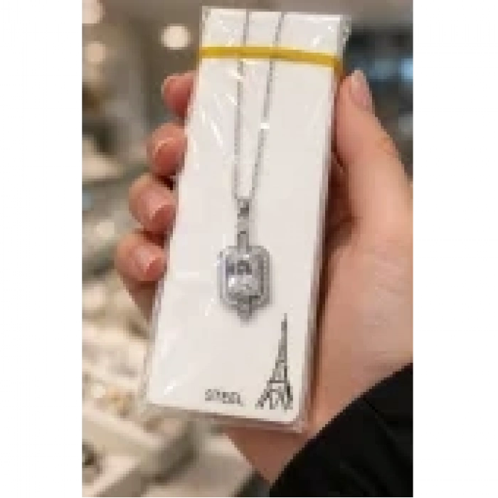 Gümüş Renkli Baget Taş Detaylı Çelik Kolye