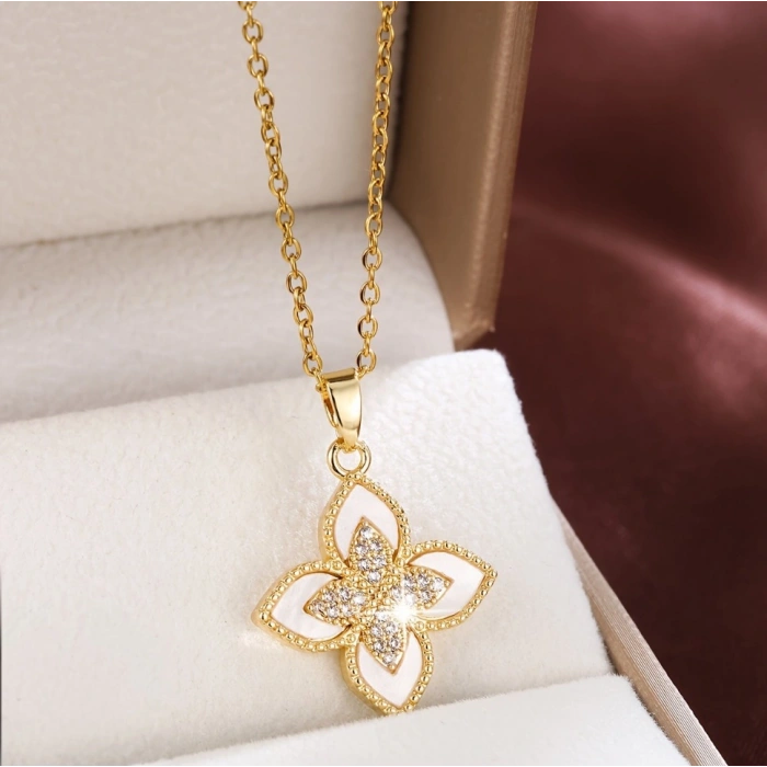 Gold Renk VC Model Çiçek Kolye