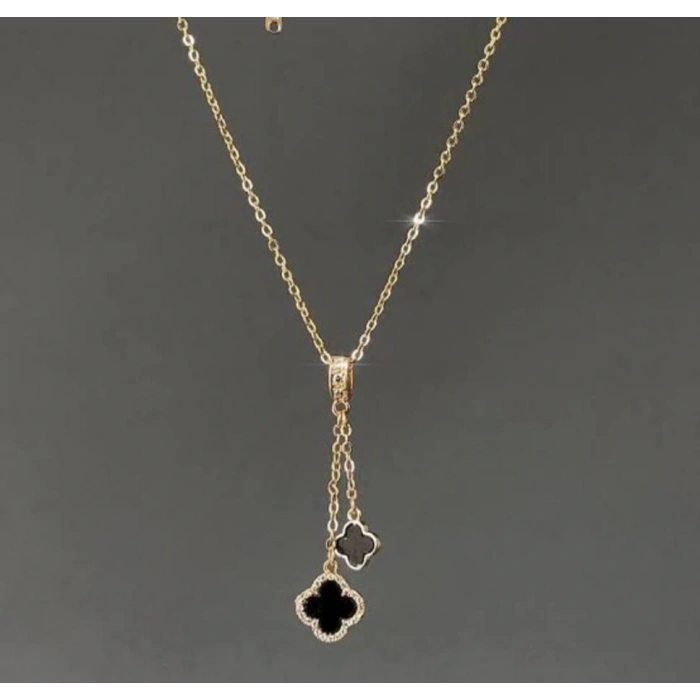 Çelik Gold Renkli Charmlı Siyah Detaylı Yonca Kolye