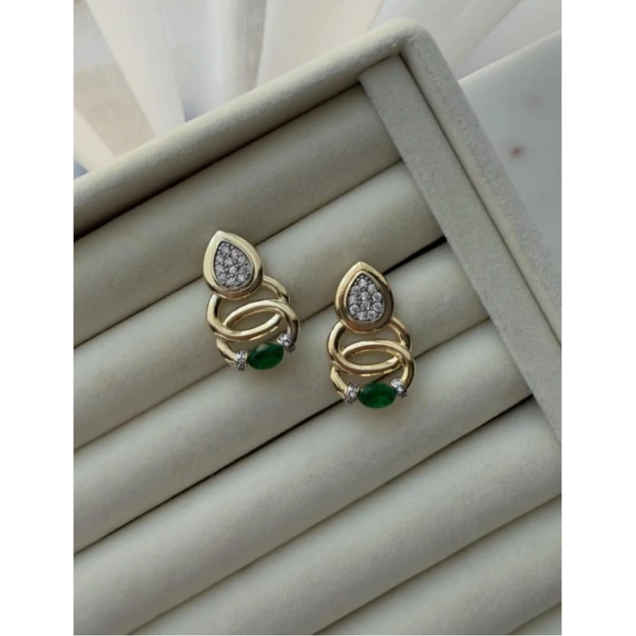 Çelik Gold Renkli Zümrüt Yeşili Küpe