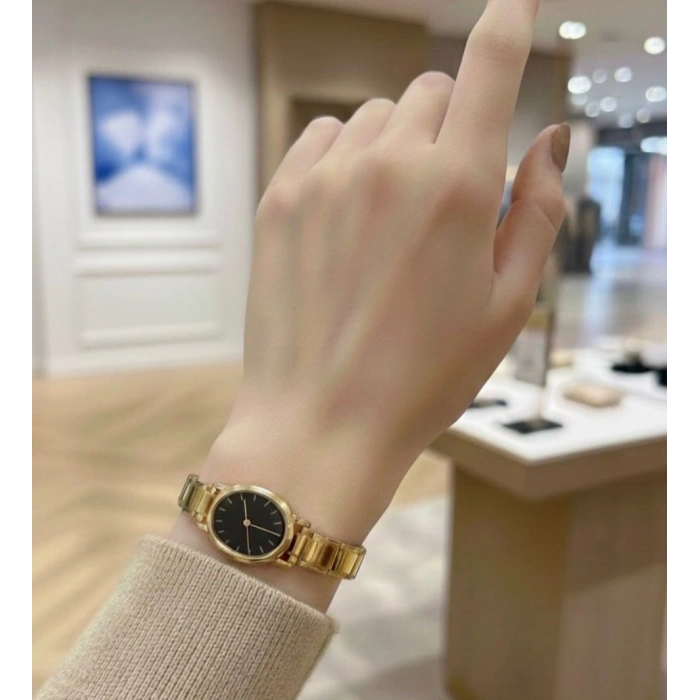 Gold Renkli Çelik Esnek Kadın Saat (İçi Siyah)