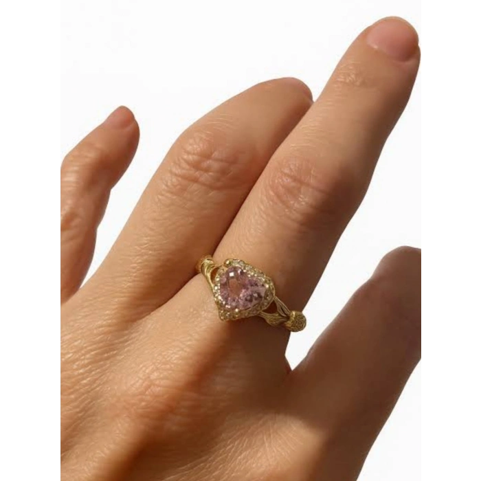 Gold Renkli Çelik Kalp Detaylı Yüzük