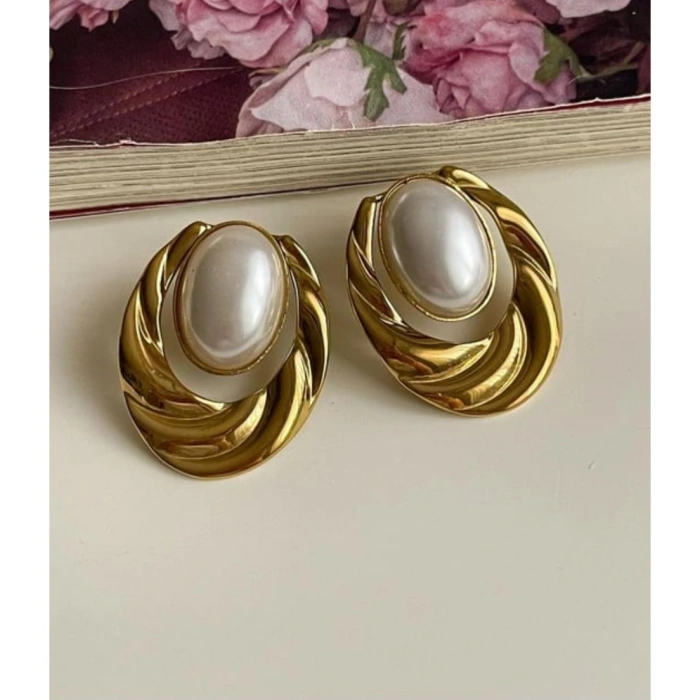 Gold Renkli İnci Görünüm Vintage Esintili Çelik Küpe