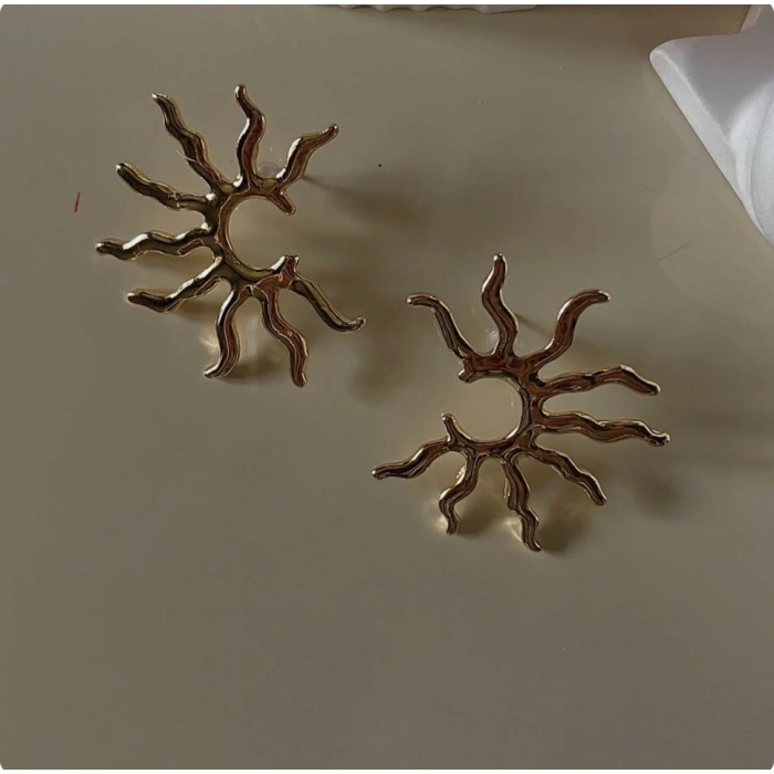 Güneş Model Gold Renkli Küpe