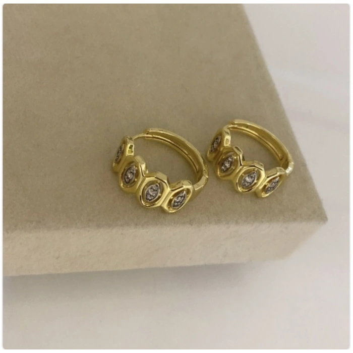 Melis Göral Model Çelik Taşlı Halka Küpe