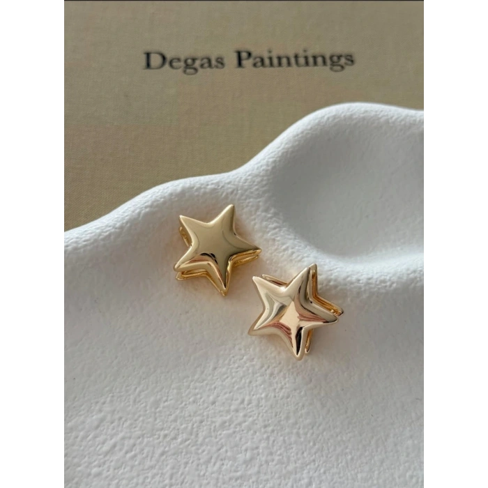 Yıldız Model Gold Renk Küpe