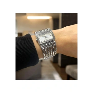 Gümüş Renkli Taşlı Kaburga Model Kadın KolSaati