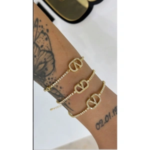 Özel Seri Marka Model Suyolu Taşlı Bileklik