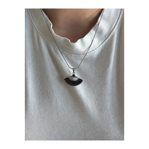 Yelpaze Model Siyah li Çelik Kolye