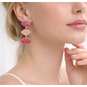 Pembe Tonlu Dudak Figürlü Marka Model Küpe