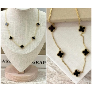 Gold Renkli Siyah Yonca Figürlü Çelik Kolye