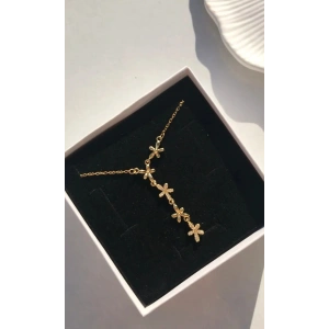 Gold Renkli Çiçek Detaylı Çelik Kolye