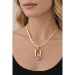 Gold Renkli Çelik Kolye – Taş Detaylı Zarif Model