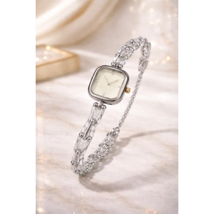 Gümüş Renkli Tiff Model Kadın Saat beyaz