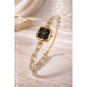 Gold Renkli Tiff Model Siyah Kadran Taşlı Lüks Kadın Saat