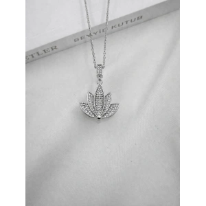 Gümüş Renkli Çelik Lotus Çiçeği Kolye