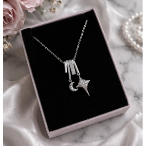 Gümüş Renkli Ay & Yıldız Detaylı Çelik Kolye