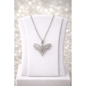 Gümüş Renkli Melek Kanadı Detaylı Taşlı Çelik Kolye