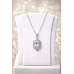 Gümüş Renkli Baget Taş Detaylı Çelik Kolye