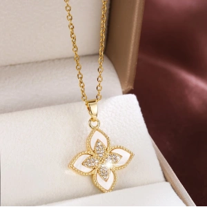 Gold Renk VC Model Çiçek Kolye