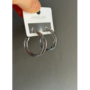 Gümüş Renkli Halka Küpe