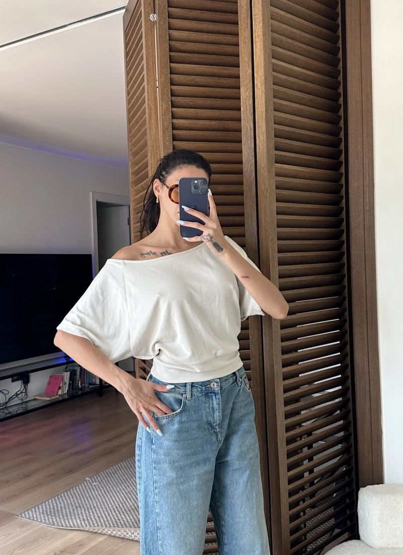 Mila Düşük Omuz Bluz Krem