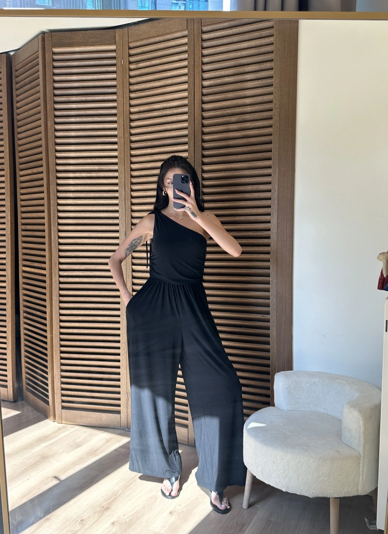 Tek Omuz Detaylı Drapeli Tulum Siyah