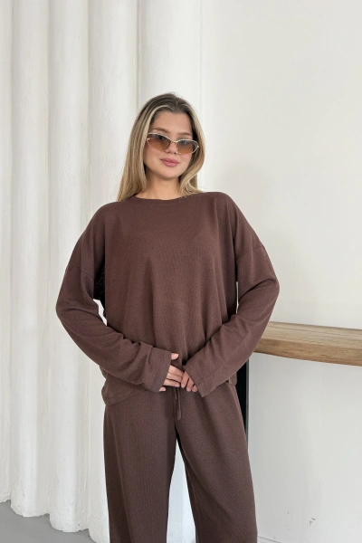 Bisiklet yaka rahat kesim modal Takım Kahve