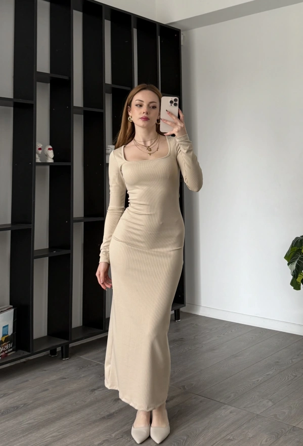 Bej Luis Kare Yaka Basic Uzun Elbise